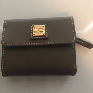 Dooney & Bourke wallet